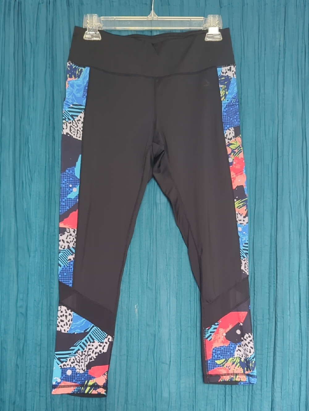 Reebok Two Pocket Black Athletic Leggings, Size M